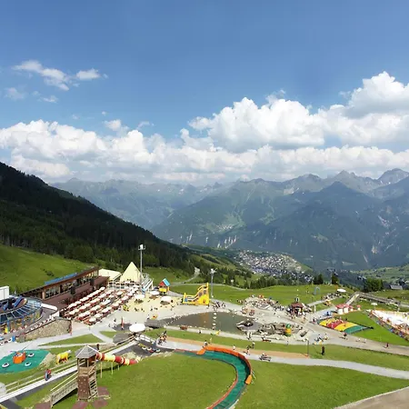 In Near Lifts Apartament